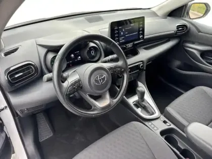 Photo 14 Toyota Yaris  116h Design 5p