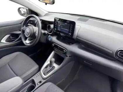 Photo 8 Toyota Yaris  116h Design 5p