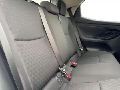 Photo 9 Toyota Yaris  116h Design 5p