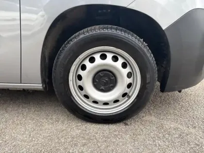 Photo 10 Citroën Berlingo  Van M 650kg BlueHDi 130 S&S Driver EAT8