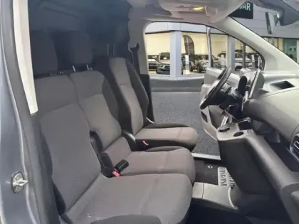 Photo 9 Citroën Berlingo  Van M 650kg BlueHDi 130 S&S Driver EAT8