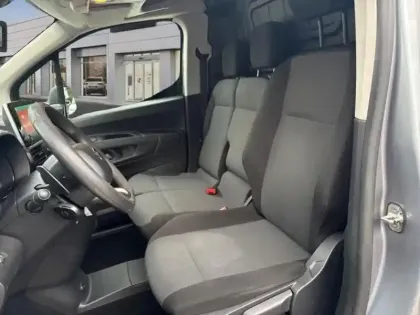 Photo 8 Citroën Berlingo  Van M 650kg BlueHDi 130 S&S Driver EAT8