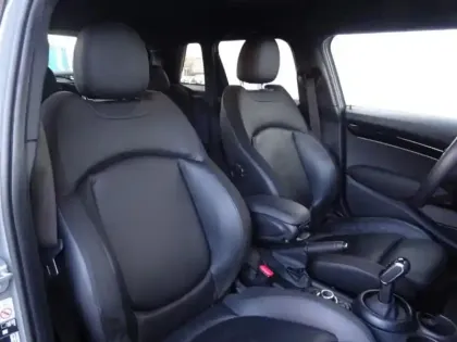 Photo 8 Mini Mini  5 Portes Cooper 136ch Edition Premium BVA7