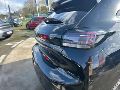 Photo 18 Peugeot 208  Hybrid 110 e-DCS6