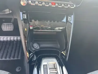 Photo 17 Peugeot 208  Hybrid 110 e-DCS6