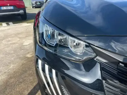 Photo 15 Peugeot 208  Hybrid 110 e-DCS6