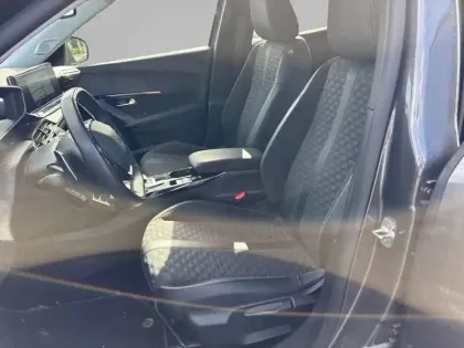 Photo 10 Peugeot 2008  PureTech 130 S&S EAT8