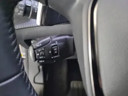 Photo 48 Peugeot 2008 Gén. II Ph1 NG Roadtrip 5