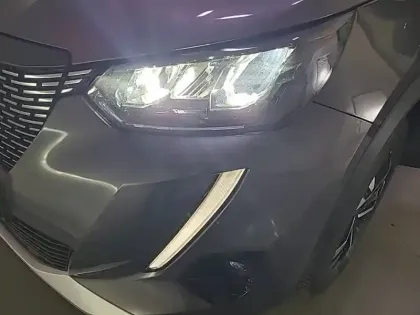 Photo 93 Peugeot 2008  PureTech 130 S&S EAT8