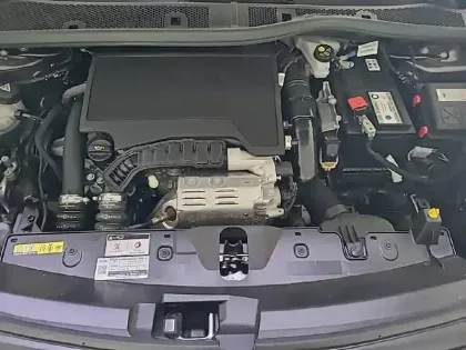 Photo 34 Peugeot 2008 Gén. II Ph1 NG Roadtrip 5