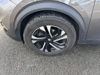 Photo 12 Peugeot 2008  PureTech 130 S&S EAT8