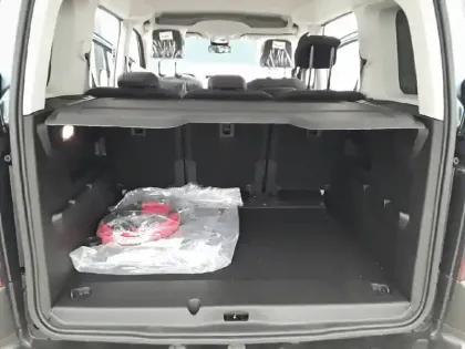 Photo 5 Peugeot Rifter e- M Electrique 136 ch Automatique 54kWh 5pl