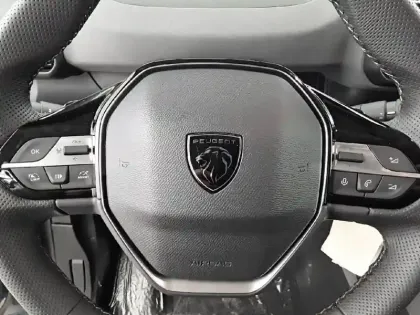 Photo 8 Peugeot Rifter e- M Electrique 136 ch Automatique 54kWh 5pl