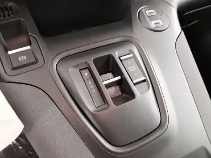 Photo 13 Peugeot Rifter e- M Electrique 136 ch Automatique 54kWh 5pl