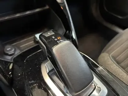 Photo 13 Peugeot 2008  Electrique 136 ch