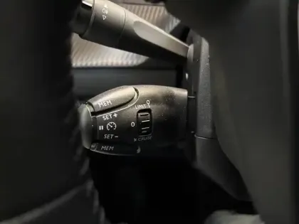 Photo 14 Peugeot 2008  Electrique 136 ch