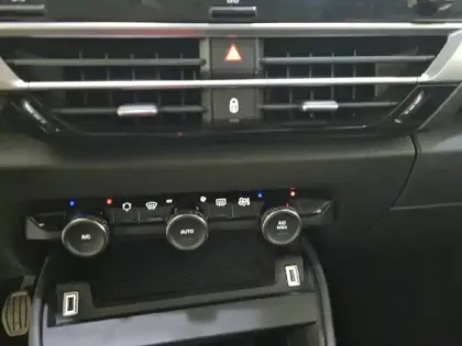 Photo 55 Citroën C4 Gén. III Ph1 Feel Pack 5