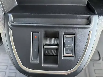 Photo 63 Peugeot Expert  FGN M DIESEL 150 CH AUTOMATIQUE