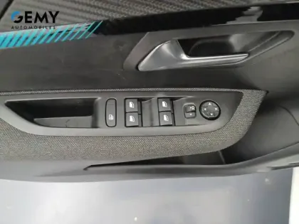 Photo 62 Peugeot 208  PureTech 75 S&S BVM5