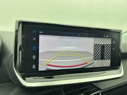 Photo 18 Peugeot 208  Hybrid 100 e-DCS6