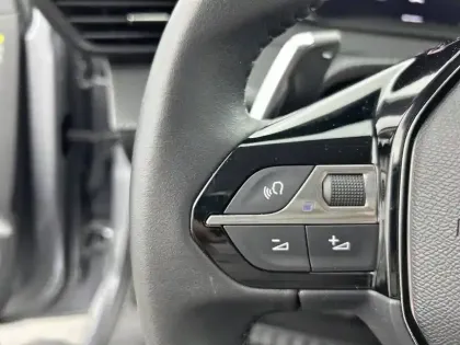 Photo 19 Peugeot 208  Hybrid 100 e-DCS6