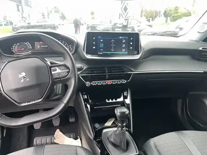 Photo 31 Peugeot 2008  BlueHDi 110 S&S BVM6