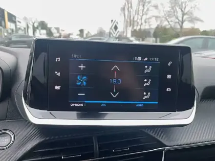 Photo 55 Peugeot 2008  BlueHDi 110 S&S BVM6
