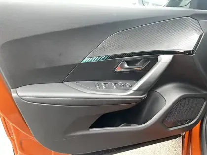 Photo 54 Peugeot 2008  BlueHDi 110 S&S BVM6