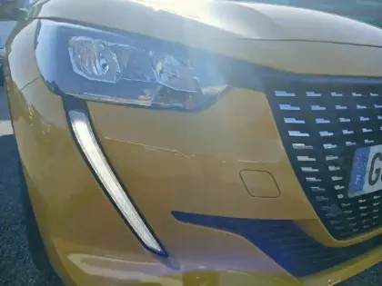 Photo 15 Peugeot 208  PureTech 75 S&S BVM5