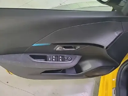 Photo 38 Peugeot 208 Gén. II Ph1 NG Style 5