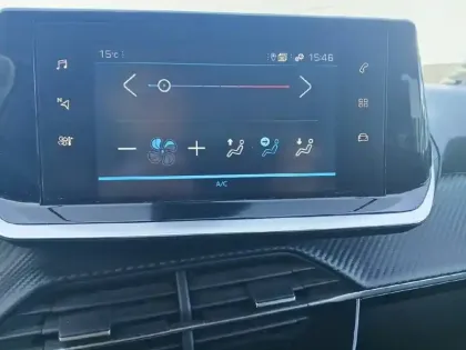 Photo 14 Peugeot 208  PureTech 75 S&S BVM5