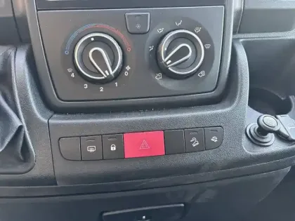 Photo 23 Peugeot Boxer  CC 3.5 T L3 MAXI BLUEHDI 165 S&S BVM6