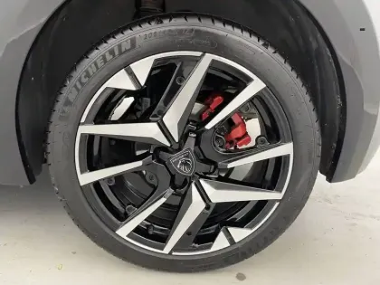 Photo 15 Peugeot 208  Hybrid 100 e-DCS6