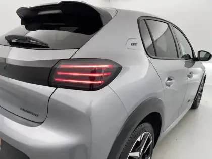 Photo 30 Peugeot 208  Hybrid 100 e-DCS6