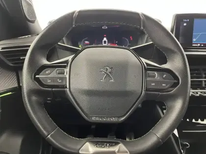 Photo 54 Peugeot 2008  PureTech 130 S&S BVM6