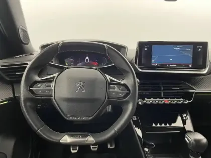 Photo 53 Peugeot 2008  PureTech 130 S&S BVM6