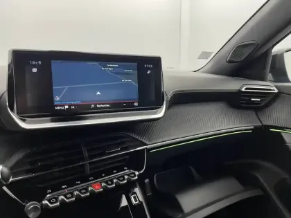 Photo 91 Peugeot 2008  PureTech 130 S&S BVM6