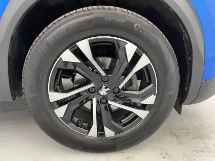 Photo 17 Peugeot 2008  PureTech 130 S&S BVM6