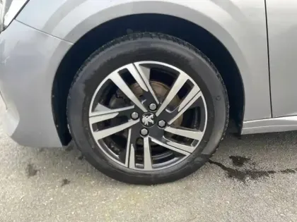 Photo 12 Peugeot 208  PureTech 100 S&S BVM6