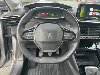 Photo 8 Peugeot 208  PureTech 100 S&S BVM6