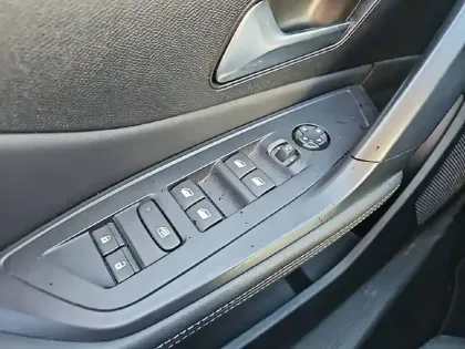 Photo 14 Peugeot 308  PureTech 130ch S&S BVM6