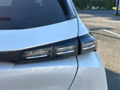 Photo 16 Peugeot 308  PHEV 180 e-EAT8