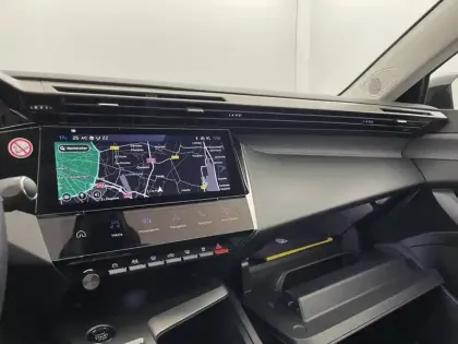 Photo 52 Peugeot 308  SW Hybrid 145 e-DCS6