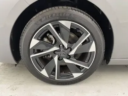 Photo 33 Peugeot 308  SW Hybrid 145 e-DCS6