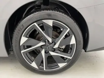 Photo 29 Peugeot 308  SW Hybrid 145 e-DCS6