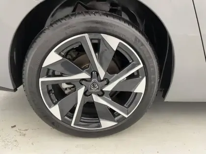 Photo 35 Peugeot 308  SW Hybrid 145 e-DCS6