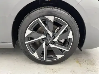 Photo 30 Peugeot 308  SW Hybrid 145 e-DCS6