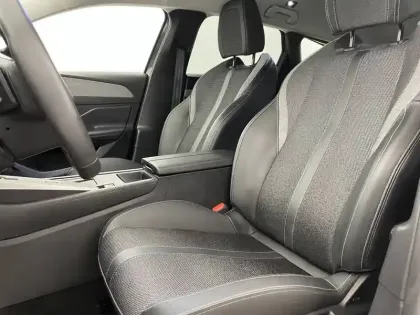 Photo 25 Peugeot 308  SW Hybrid 145 e-DCS6