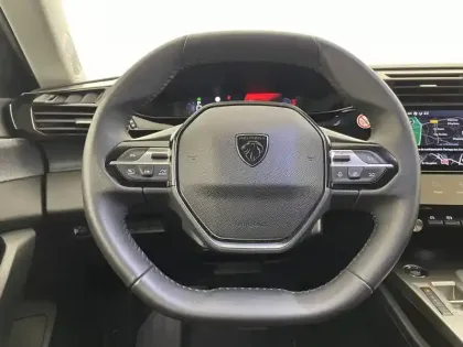 Photo 42 Peugeot 308  SW Hybrid 145 e-DCS6