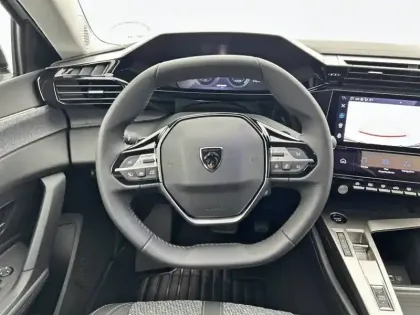 Photo 8 Peugeot 308  Hybrid 145 e-DCS6